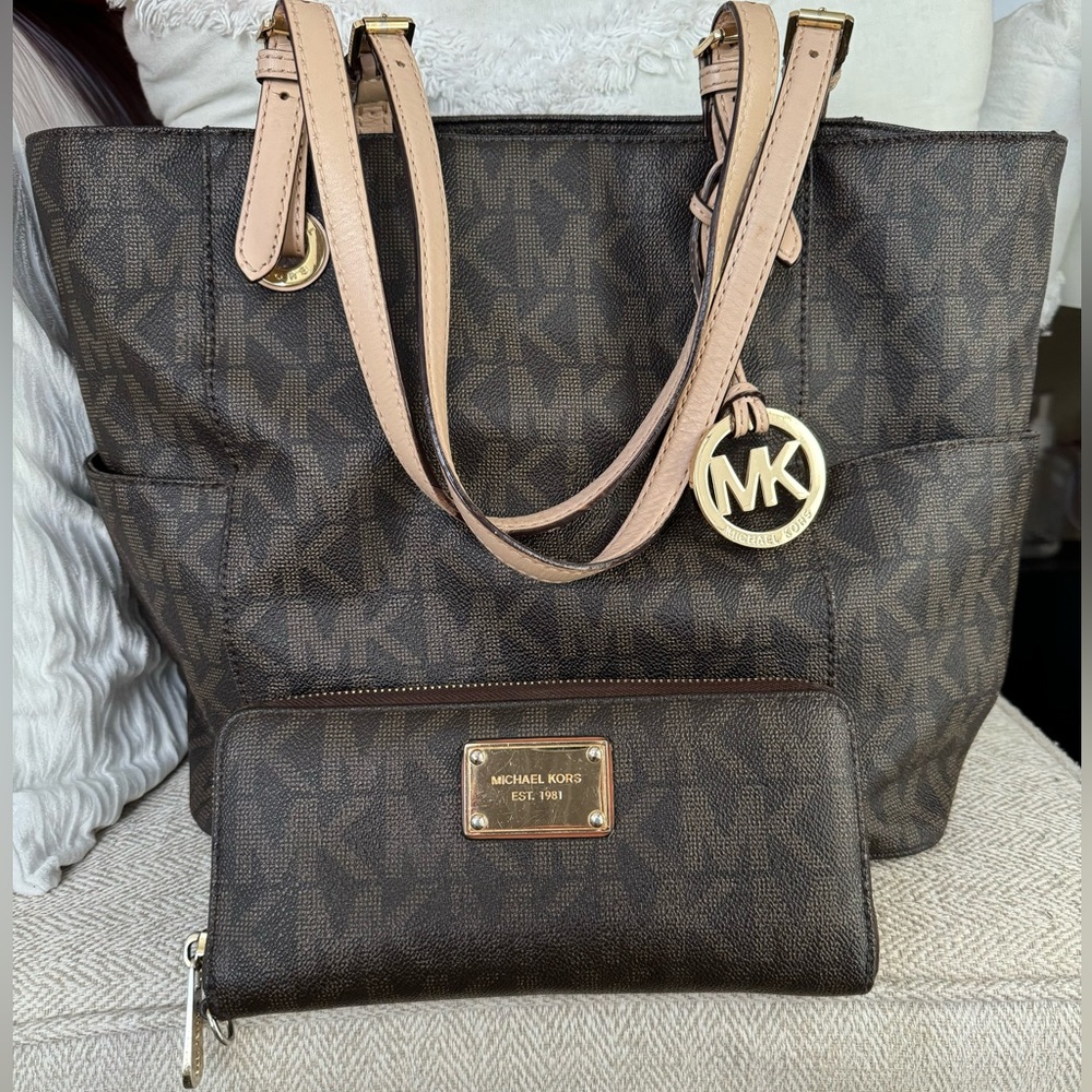 Large Micheal Kors Purse and Jet Set Wallet